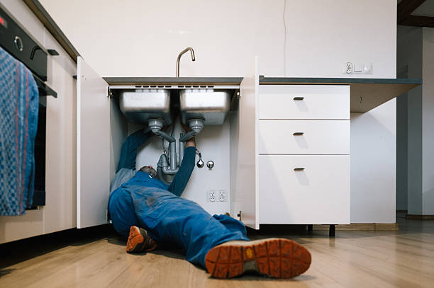 Professional Leak Detection technician working in Riverside, CT